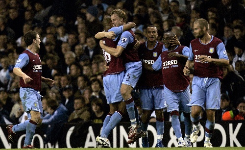 记者：奥斯卡身边人认为他没法继续踢球了，他在体能测试时突感不适（记者：奥斯卡体能测试突感不适，身边人称其恐难再继续踢球）