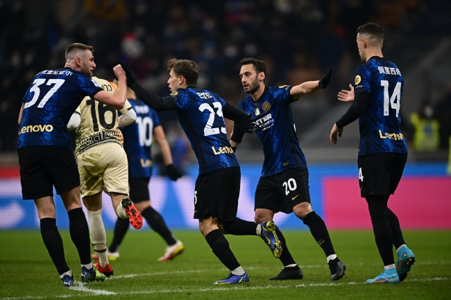 门兴格拉德巴赫vsRB莱比锡：诺伊豪斯、尼科-埃尔维迪首发，劳姆、古拉西奇出战（门兴格拉德巴赫迎战RB莱比锡：诺伊豪斯、尼科-埃尔维迪先发，劳姆与古拉西奇登场）