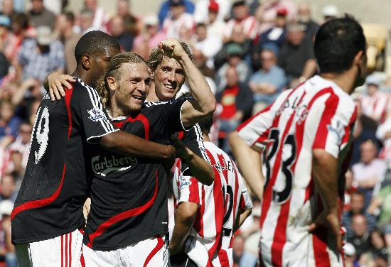 梅西抵达印度！被高喊梅西！有球迷表示为了看梅西愿意离婚！（梅西抵达印度，现场呼声震天：有球迷称为见他愿离婚）