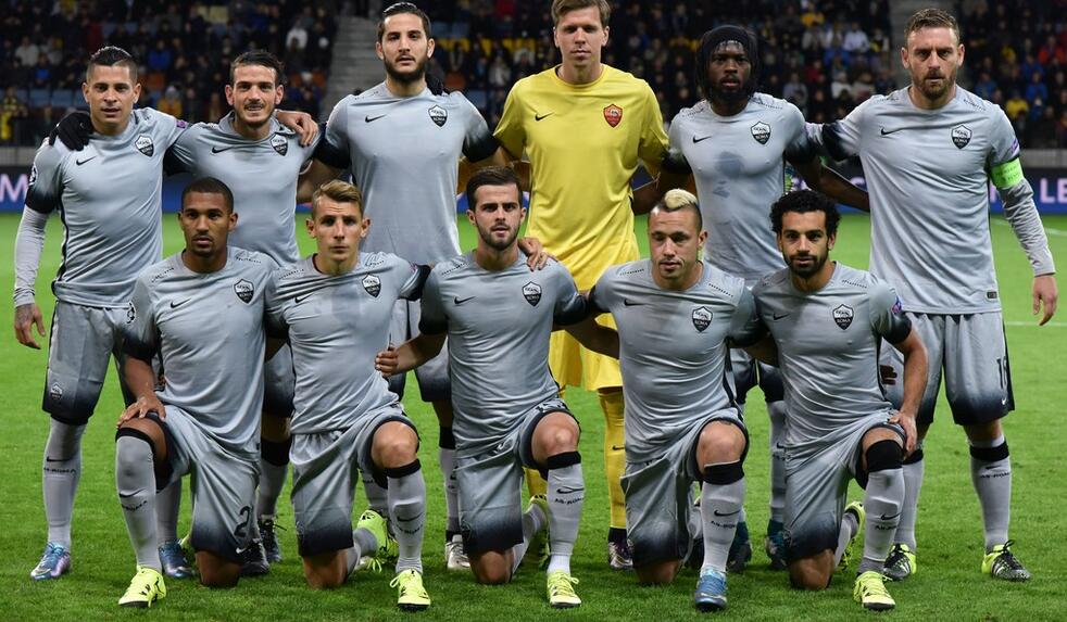 北青：邵佳一已成国足新帅主要候选人之一（据北青报道，邵佳一跻身国足新帅主要人选之列）