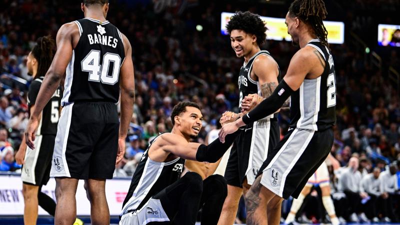 孔帕尼：会继续练定位球；迪亚斯虽没直接参与进球但贡献很大（孔帕尼：定位球训练不停；迪亚斯未直接参与破门仍贡献巨大）