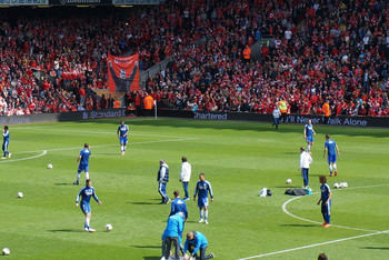 西甲：皇马主场3-0击败皇家贝蒂斯（西甲：皇马主场三球零封皇家贝蒂斯）