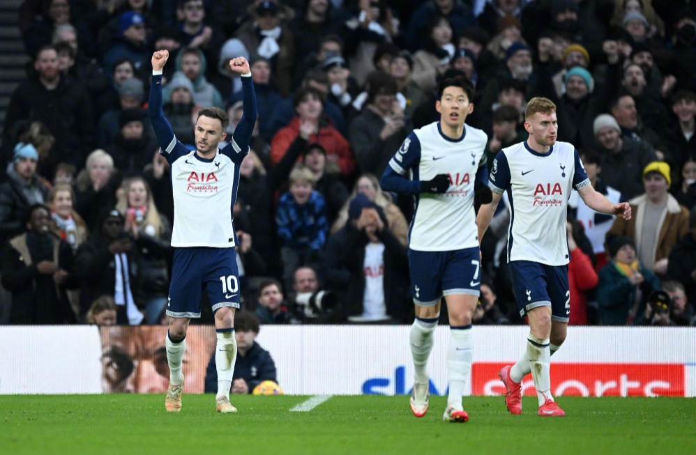 高清：英超利物浦1-1 萨拉赫替补登场维尔茨造乌龙（高清：英超利物浦1-1战平 萨拉赫替补出场维尔茨制造乌龙）