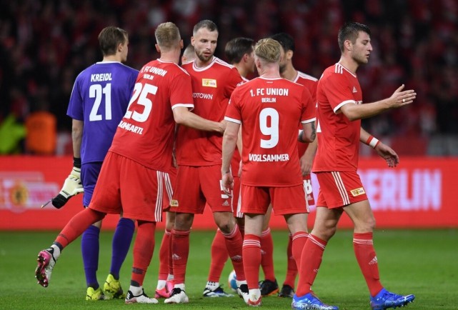 NBA杯战报：亚历山大37分8助，雷霆123-119险胜太阳（NBA杯焦点战：亚历山大37分8助发威，雷霆123-119惊险击退太阳）