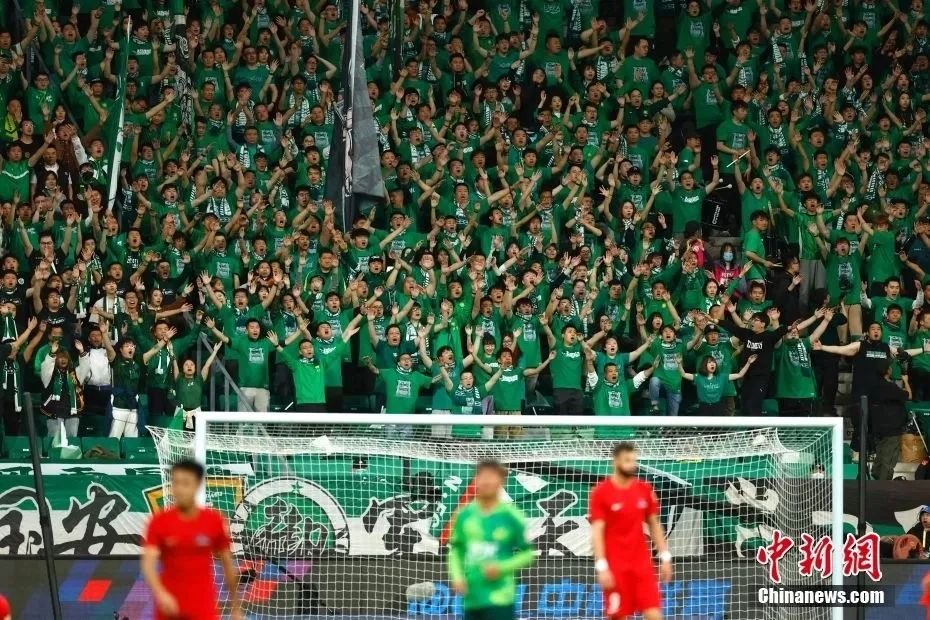 普拉蒂尼等尤文传奇与一线队见面，并参观海瑟尔惨案纪念碑（普拉蒂尼等尤文名宿与一线队会面，赴海瑟尔惨案纪念碑致敬）